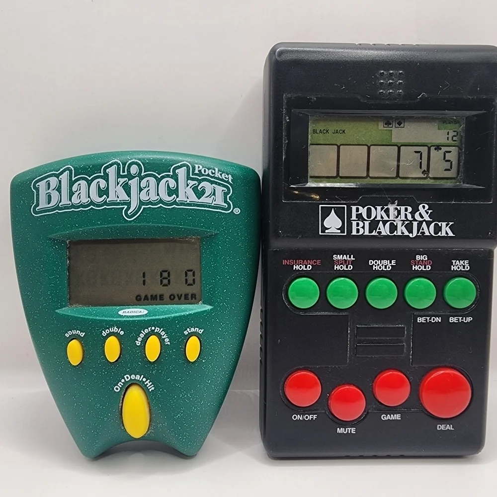 2 Handheld Games 1994, 2002 Diversified Poker Blackjack 21